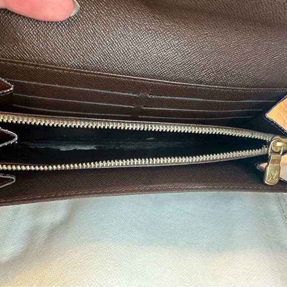 Louis Vuitton Damier wallet LV LONG WALLET LV DAMIER Excellent- see photos - Picture 10 of 16